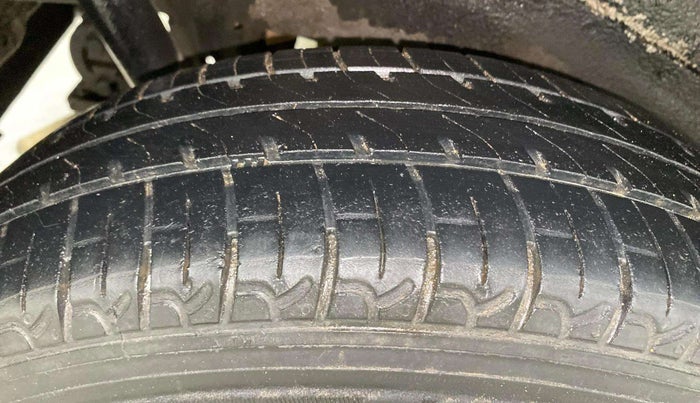2017 Maruti Wagon R 1.0 VXI, Petrol, Manual, 1,11,695 km, Right Rear Tyre Tread