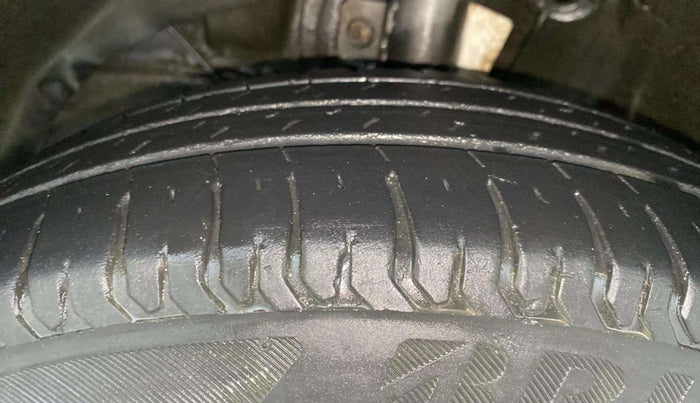 2019 Maruti Dzire VXI AMT, Petrol, Automatic, 18,527 km, Left Front Tyre Tread