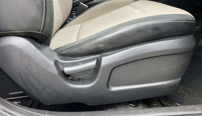 2017 Hyundai Elite i20 MAGNA 1.4 AT, Petrol, Automatic, 79,958 km, Driver Side Adjustment Panel