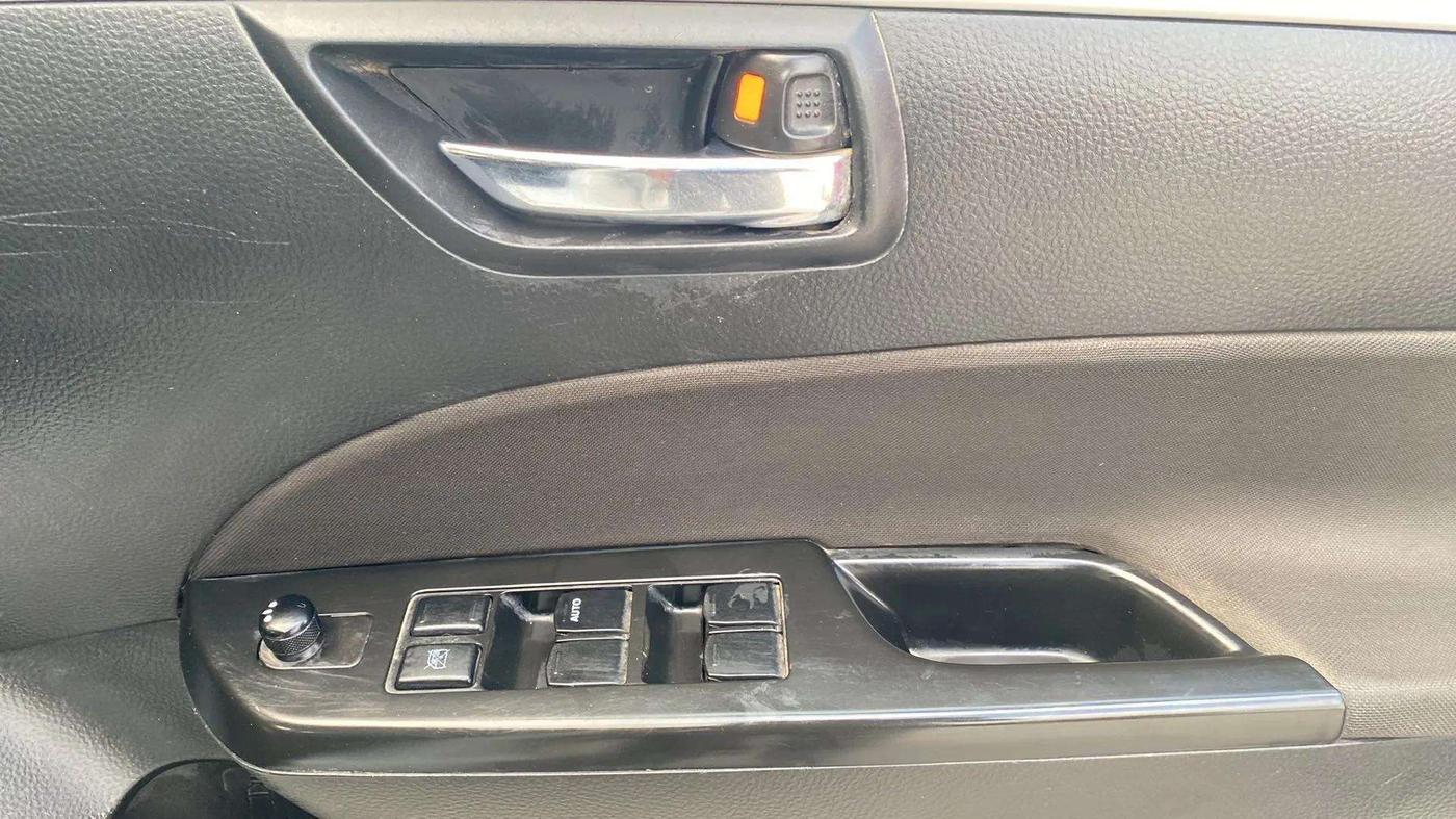 2013 Maruti Swift VXI, Petrol, Manual, 63,188 km, Driver Side Door Panels Control