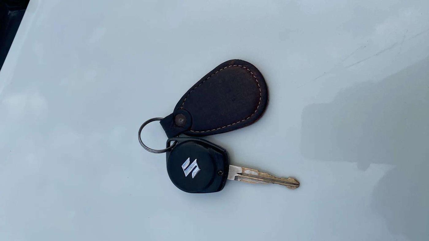 2013 Maruti Swift VXI, Petrol, Manual, 63,188 km, Key Close Up