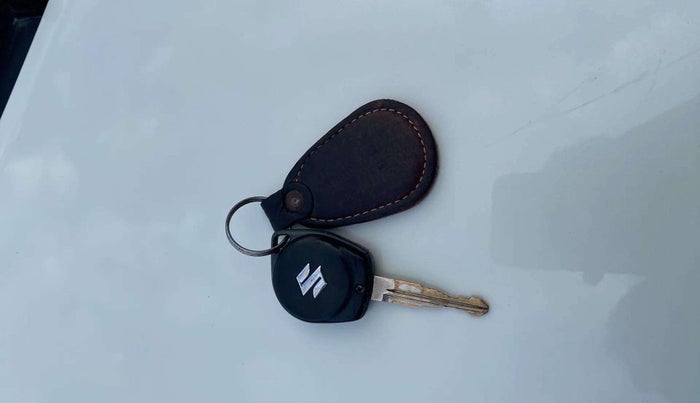 2013 Maruti Swift VXI, Petrol, Manual, 63,188 km, Key Close Up