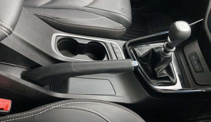 2020 MG HECTOR SMART HYBRID 1.5 PETROL, Petrol, Manual, 24,462 km, Gear Lever