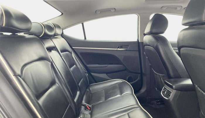 2019 Hyundai New Elantra 2.0 SX MT PETROL, Petrol, Manual, 26,332 km, Right Side Rear Door Cabin