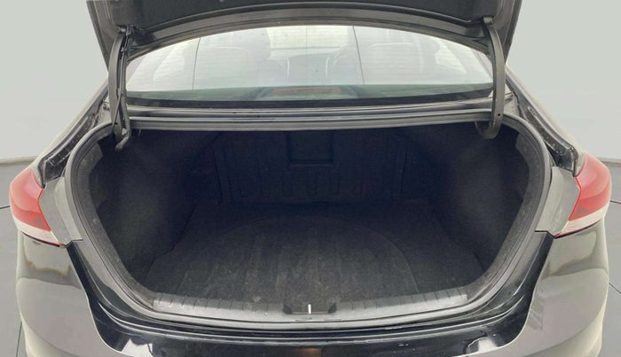 2019 Hyundai New Elantra 2.0 SX MT PETROL, Petrol, Manual, 26,332 km, Boot Open Zoomed View
