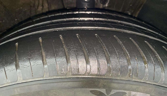 2019 Hyundai New Elantra 2.0 SX MT PETROL, Petrol, Manual, 26,332 km, Right Front Tyre Tread