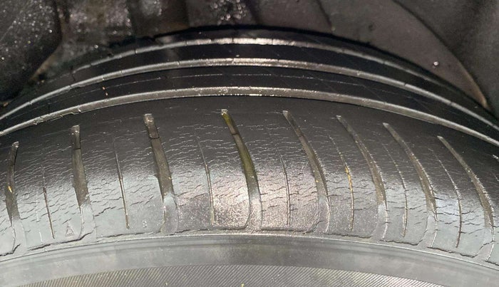 2019 Hyundai New Elantra 2.0 SX MT PETROL, Petrol, Manual, 26,332 km, Right Rear Tyre Tread