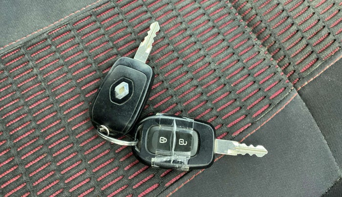2017 Renault Duster RXS CVT, Petrol, Automatic, 95,692 km, Key Close Up