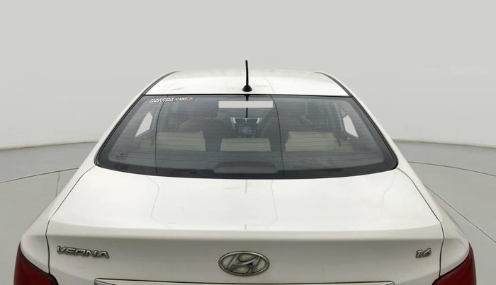 2015 Hyundai Verna FLUIDIC 4S1.6 VTVT S O AT, Petrol, Automatic, 71,272 km, Rear Windshield