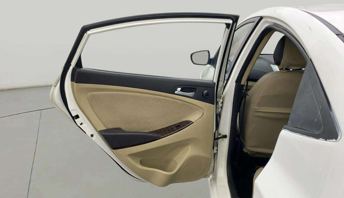 2015 Hyundai Verna FLUIDIC 4S1.6 VTVT S O AT, Petrol, Automatic, 71,272 km, LHS Rear Door