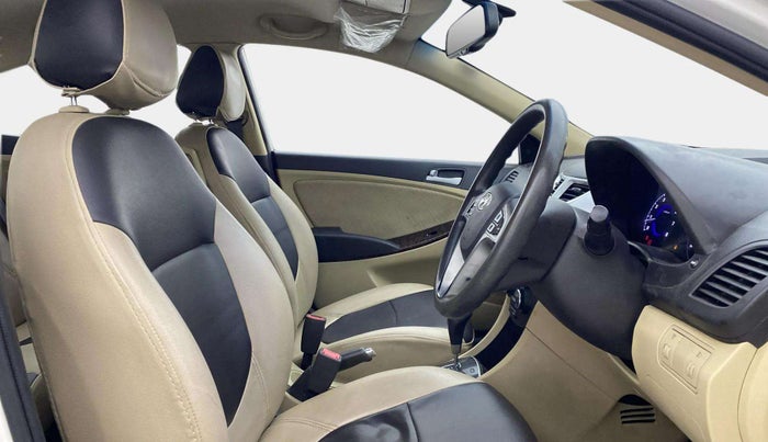2015 Hyundai Verna FLUIDIC 4S1.6 VTVT S O AT, Petrol, Automatic, 71,272 km, Right Side Front Door Cabin