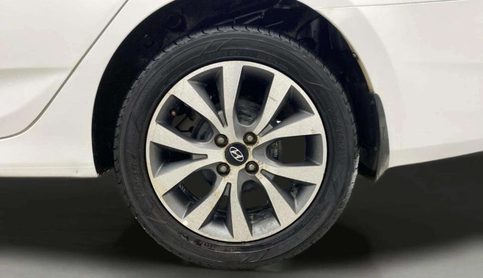 2015 Hyundai Verna FLUIDIC 4S1.6 VTVT S O AT, Petrol, Automatic, 71,272 km, Left Rear Wheel