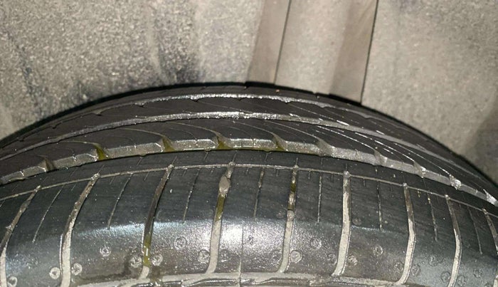 2020 Maruti Ertiga ZXI SHVS, Petrol, Manual, 10,234 km, Left Rear Tyre Tread
