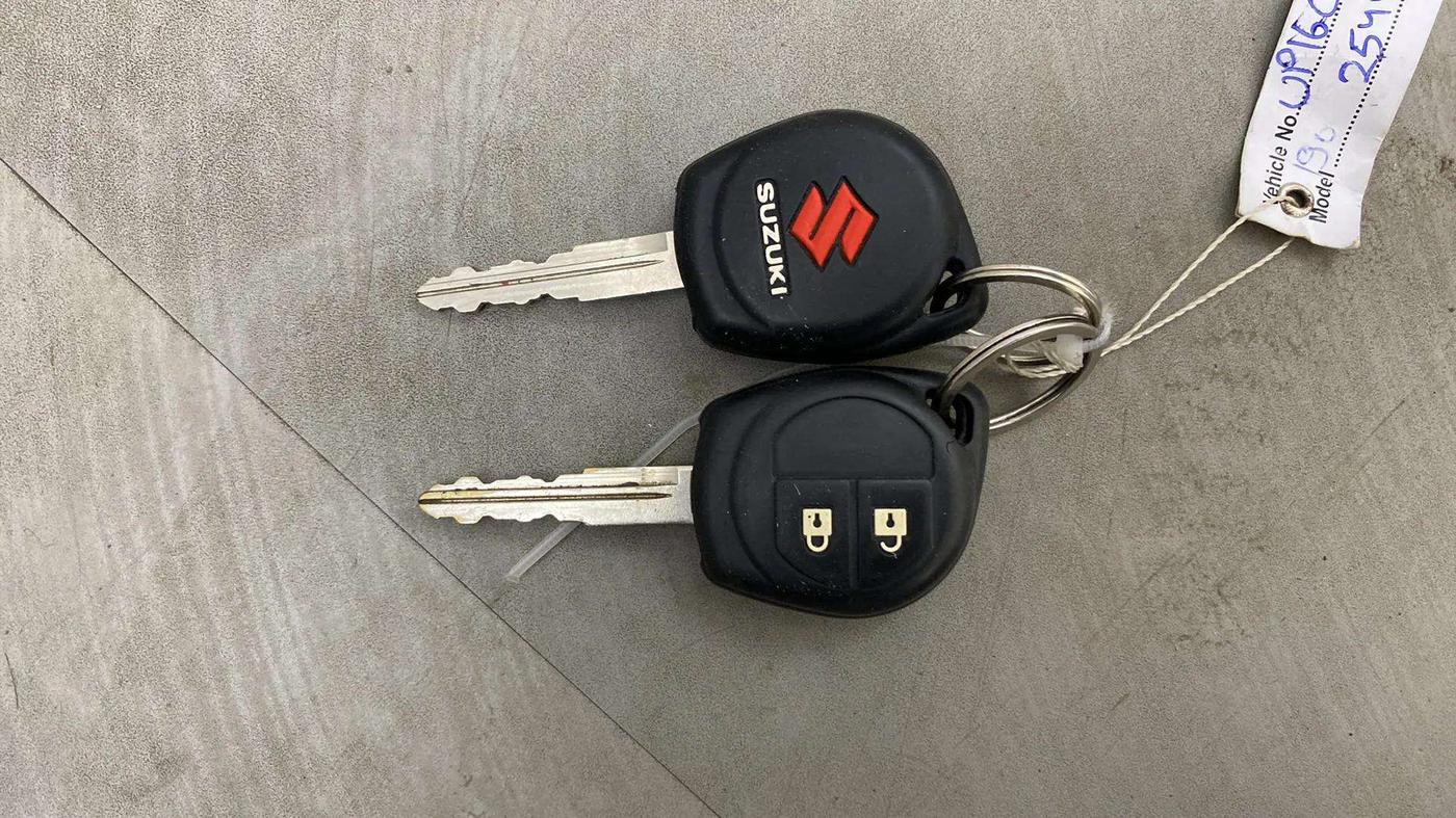 2021 Maruti Swift VXI, Petrol, Manual, 65,801 km, Key Close Up
