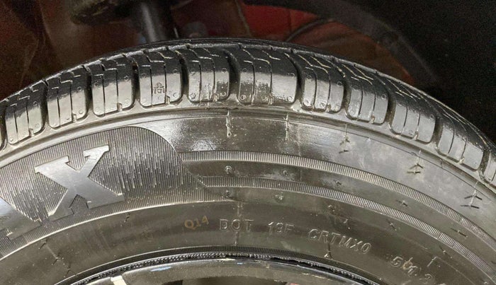 2021 Maruti Swift VXI, Petrol, Manual, 65,801 km, Right Front Tyre Tread