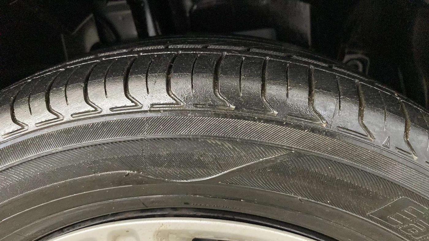 2018 Ford Ecosport TREND + 1.5L PETROL AT, Petrol, Automatic, 1,23,456 km, Right Front Tyre Tread