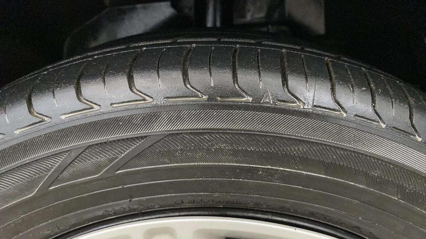 2018 Ford Ecosport TREND + 1.5L PETROL AT, Petrol, Automatic, 1,23,456 km, Left Front Tyre Tread