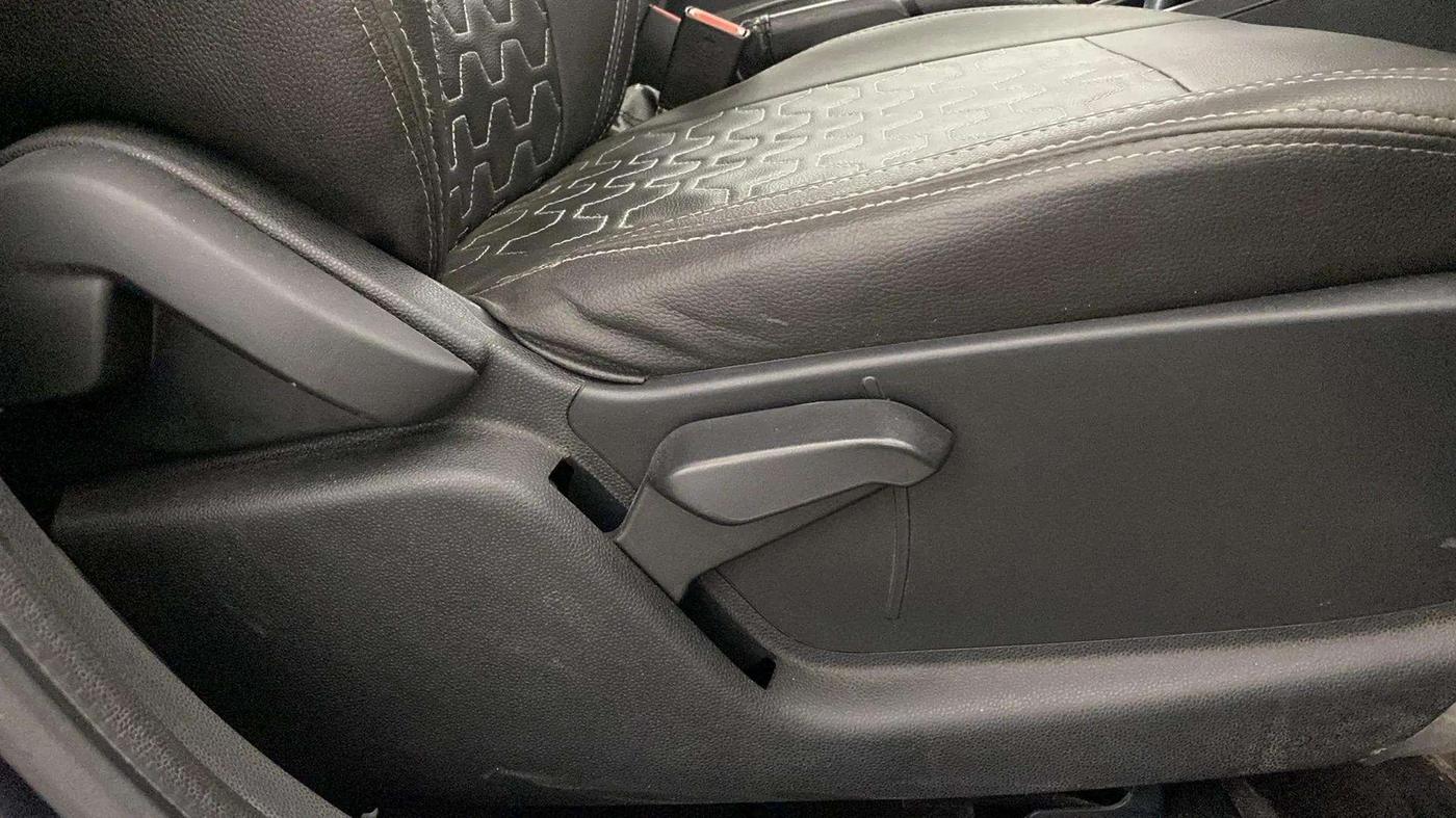 2018 Ford Ecosport TREND + 1.5L PETROL AT, Petrol, Automatic, 1,23,456 km, Driver Side Adjustment Panel
