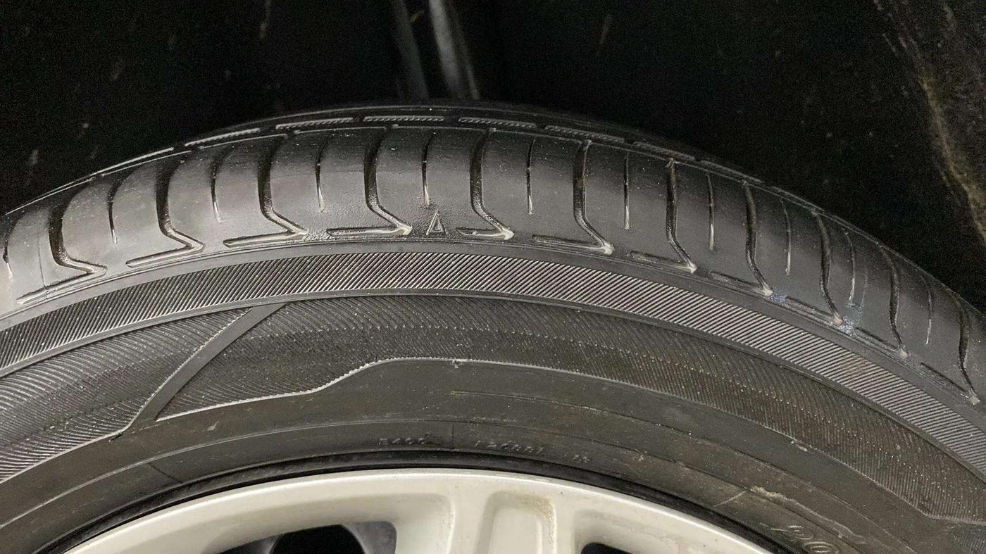 2018 Ford Ecosport TREND + 1.5L PETROL AT, Petrol, Automatic, 1,23,456 km, Left Rear Tyre Tread