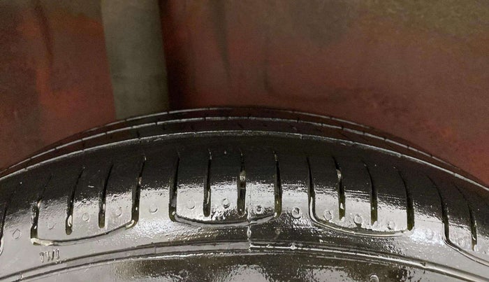2019 Maruti S PRESSO VXI PLUS AMT, CNG, Automatic, 1,25,282 km, Right Rear Tyre Tread