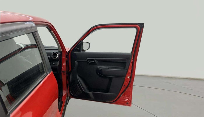 2019 Maruti S PRESSO VXI PLUS AMT, CNG, Automatic, 1,25,282 km, RHS Front Door