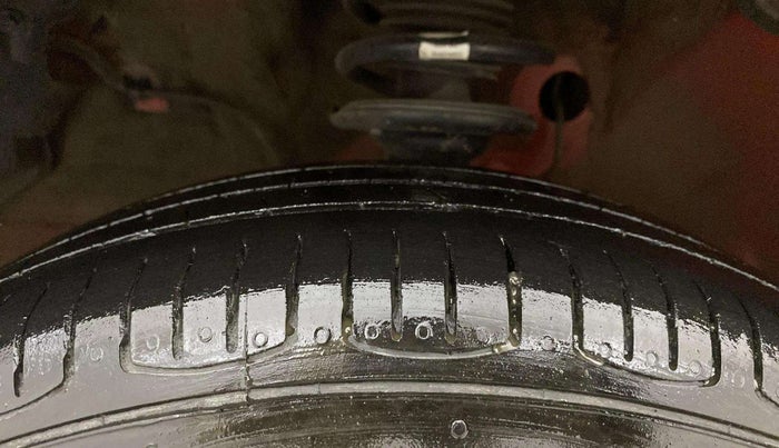 2019 Maruti S PRESSO VXI PLUS AMT, CNG, Automatic, 1,25,282 km, Left Front Tyre Tread
