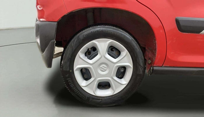 2019 Maruti S PRESSO VXI PLUS AMT, CNG, Automatic, 1,25,282 km, Right Rear Wheel