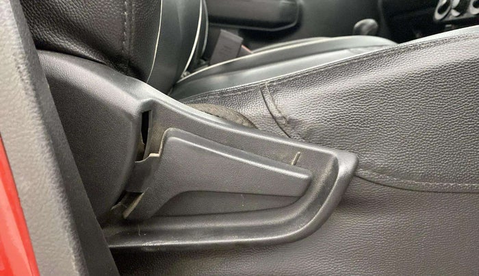 2019 Maruti S PRESSO VXI PLUS AMT, CNG, Automatic, 1,25,282 km, Driver Side Adjustment Panel