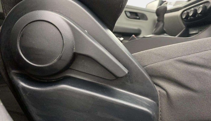 2020 Tata ALTROZ XT PETROL, Petrol, Manual, 42,754 km, Driver Side Adjustment Panel