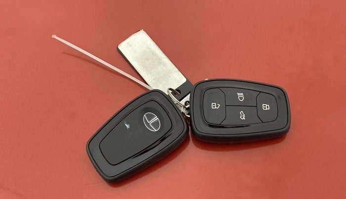 2020 Tata ALTROZ XT PETROL, Petrol, Manual, 42,754 km, Key Close Up