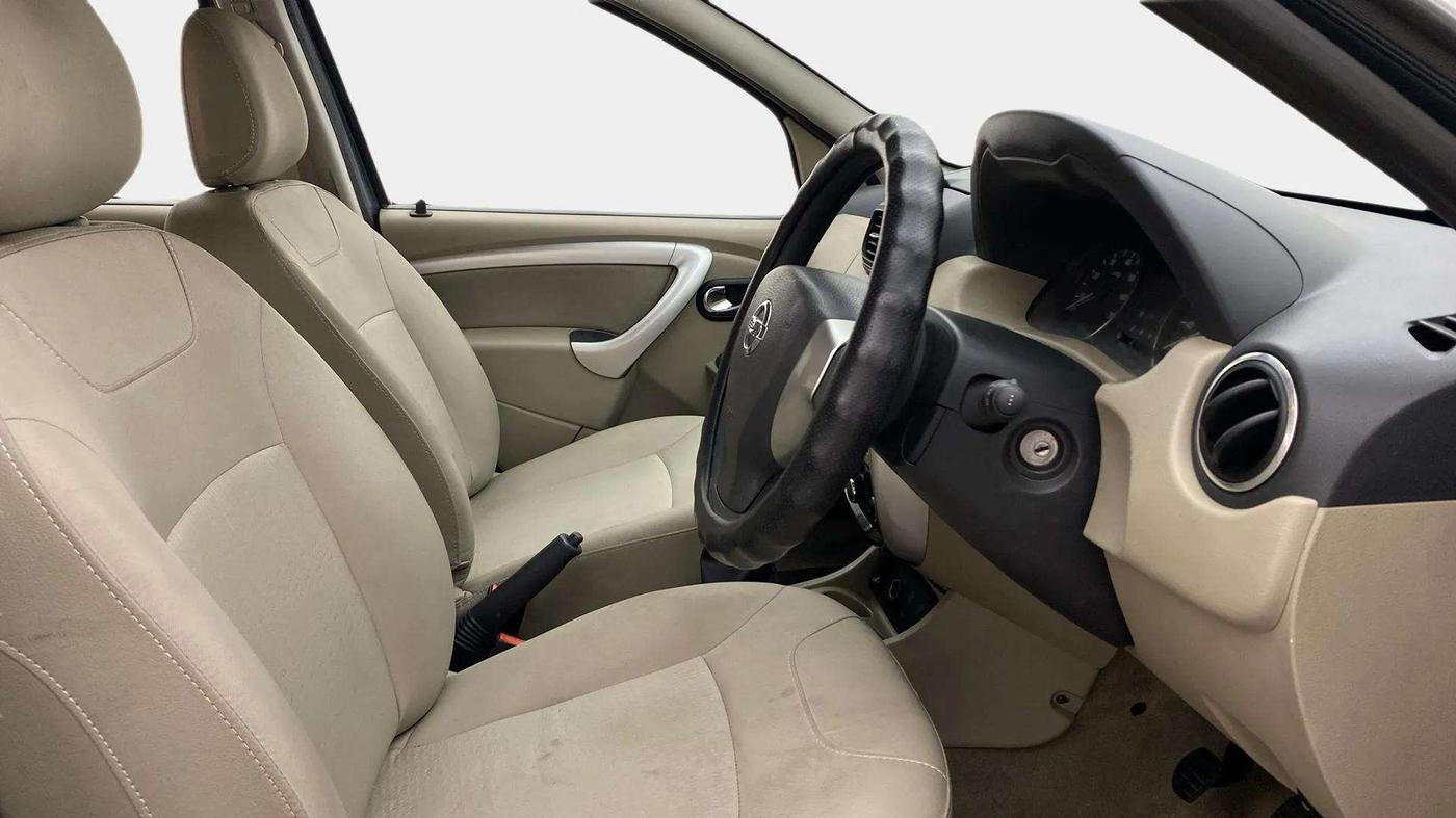 2015 Nissan Terrano XL (P), Petrol, Manual, 49,330 km, Right Side Front Door Cabin