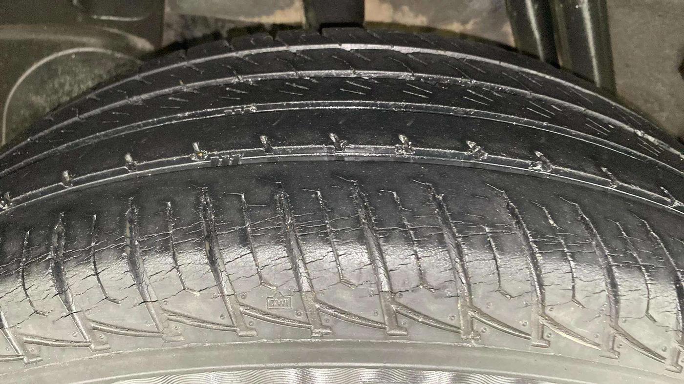 2015 Nissan Terrano XL (P), Petrol, Manual, 49,330 km, Right Rear Tyre Tread