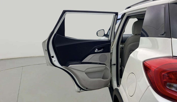 2023 Mahindra XUV300 W8 (O) 1.5 DIESEL, Diesel, Manual, 60,939 km, LHS Rear Door