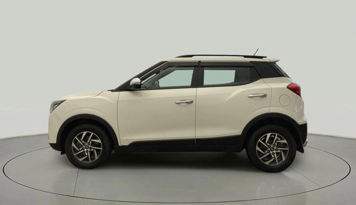 2023 Mahindra XUV300 W8 (O) 1.5 DIESEL, Diesel, Manual, 60,939 km, Left Side