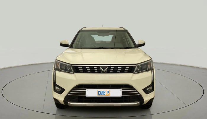 2023 Mahindra XUV300 W8 (O) 1.5 DIESEL, Diesel, Manual, 60,939 km, Front