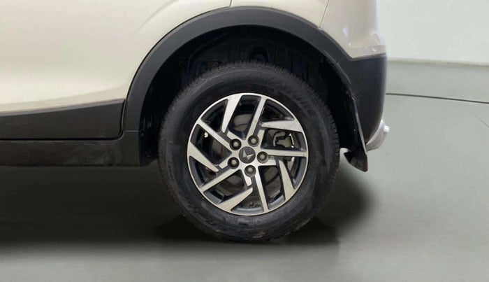 2023 Mahindra XUV300 W8 (O) 1.5 DIESEL, Diesel, Manual, 60,939 km, Left Rear Wheel