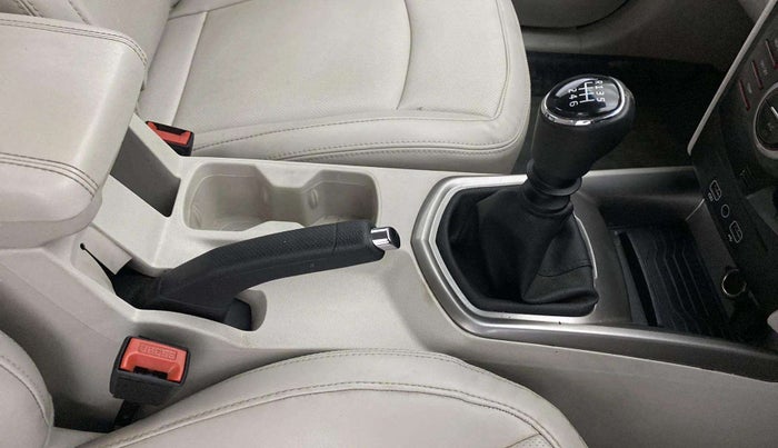 2023 Mahindra XUV300 W8 (O) 1.5 DIESEL, Diesel, Manual, 60,939 km, Gear Lever