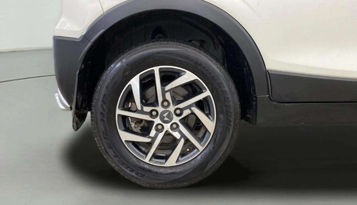 2023 Mahindra XUV300 W8 (O) 1.5 DIESEL, Diesel, Manual, 60,939 km, Right Rear Wheel