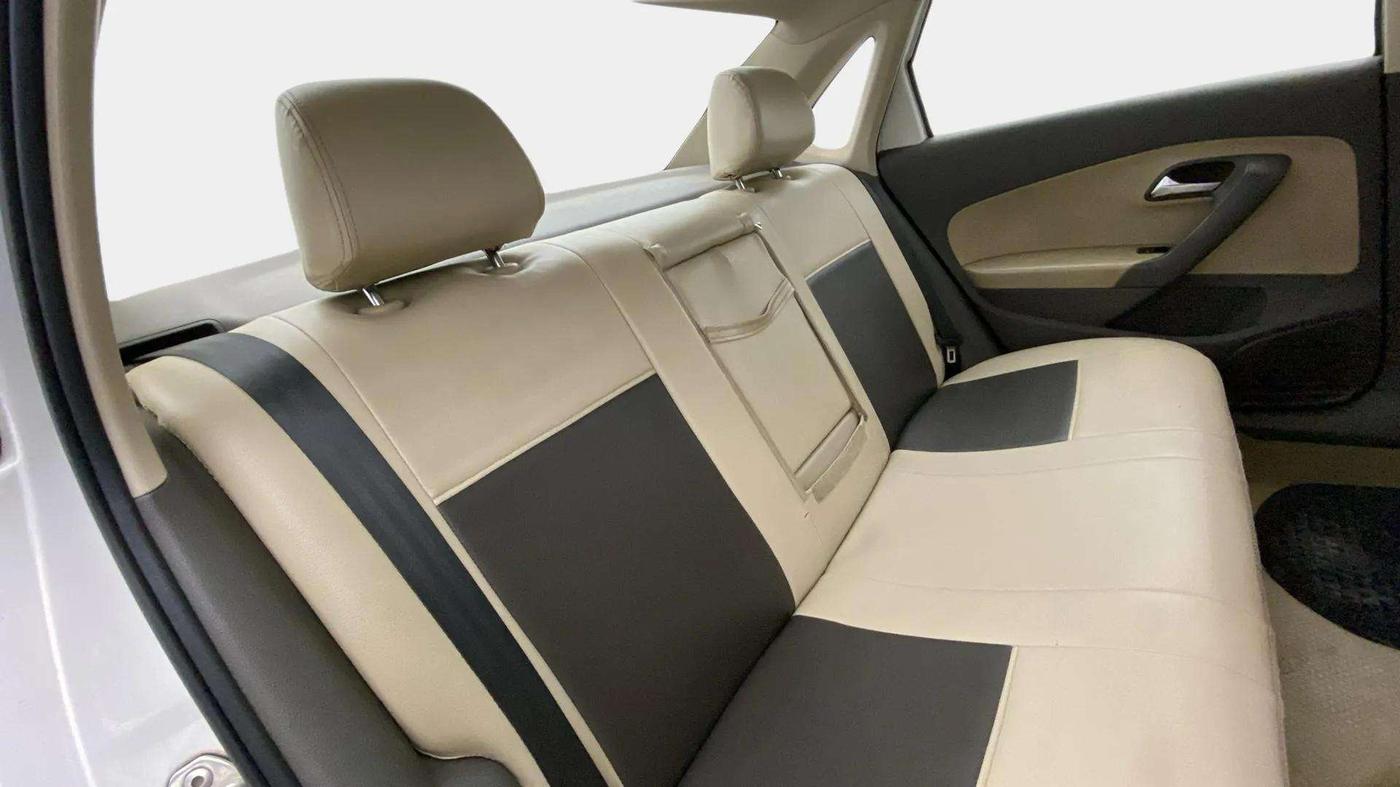 2015 Volkswagen Vento HIGHLINE PETROL AT, Petrol, Automatic, 71,325 km, Right Side Rear Door Cabin