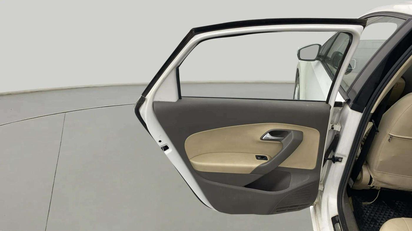 2015 Volkswagen Vento HIGHLINE PETROL AT, Petrol, Automatic, 71,325 km, LHS Rear Door
