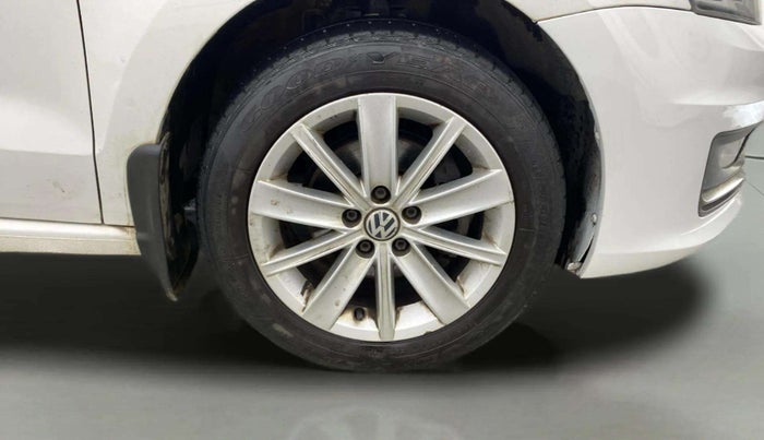 2015 Volkswagen Vento HIGHLINE PETROL AT, Petrol, Automatic, 71,258 km, Right Front Wheel