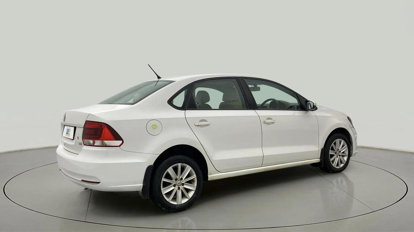 2015 Volkswagen Vento HIGHLINE PETROL AT, Petrol, Automatic, 71,325 km, Right Back Diagonal
