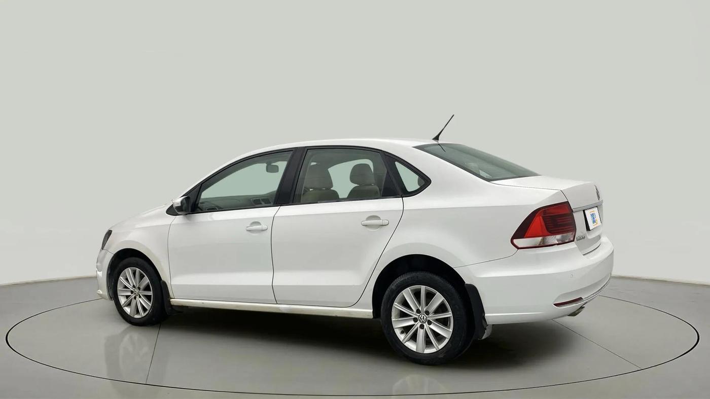 2015 Volkswagen Vento HIGHLINE PETROL AT, Petrol, Automatic, 71,325 km, Left Back Diagonal