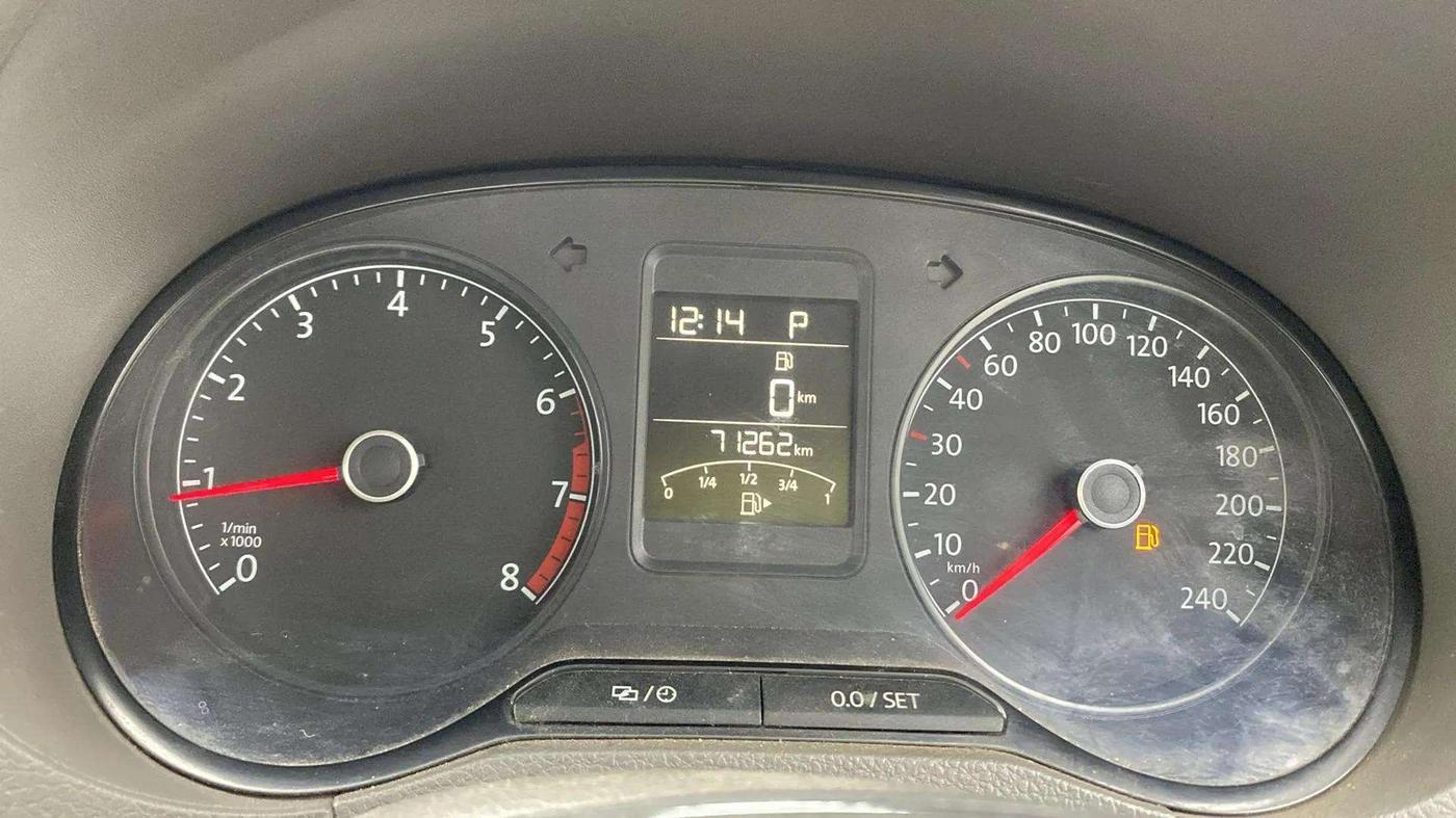 2015 Volkswagen Vento HIGHLINE PETROL AT, Petrol, Automatic, 71,325 km, Odometer Image