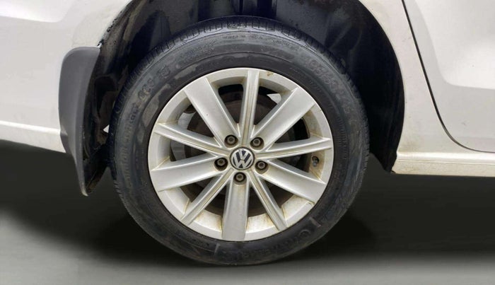 2015 Volkswagen Vento HIGHLINE PETROL AT, Petrol, Automatic, 71,258 km, Right Rear Wheel