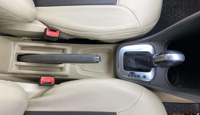 2015 Volkswagen Vento HIGHLINE PETROL AT, Petrol, Automatic, 71,258 km, Gear Lever