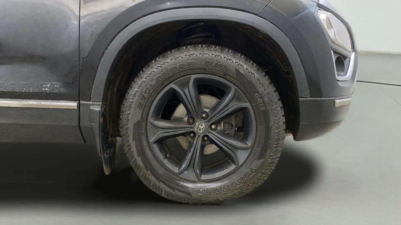2020 Tata Harrier XT PLUS 2.0L KRYOTEC DARK EDITON, Diesel, Manual, 84,849 km, Right Front Wheel