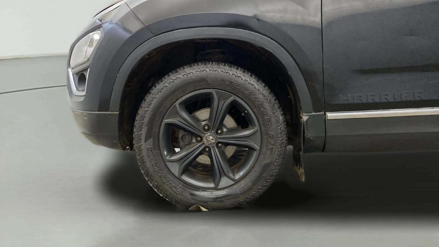 2020 Tata Harrier XT PLUS 2.0L KRYOTEC DARK EDITON, Diesel, Manual, 84,849 km, Left Front Wheel