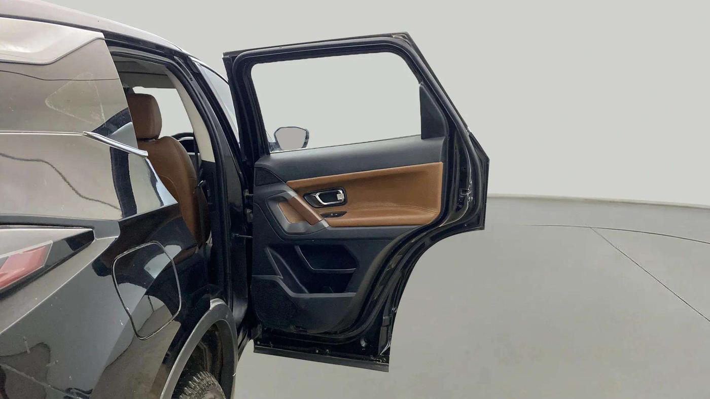 2020 Tata Harrier XT PLUS 2.0L KRYOTEC DARK EDITON, Diesel, Manual, 84,849 km, RHS Rear Door