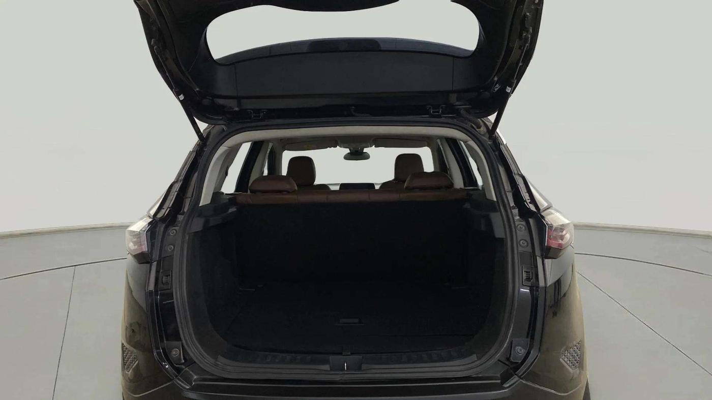 2020 Tata Harrier XT PLUS 2.0L KRYOTEC DARK EDITON, Diesel, Manual, 84,849 km, Boot Inside